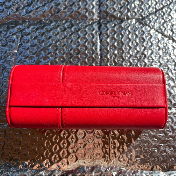 GIORGIO ARMANI BEAUTY • CHERRY RED LEATHER TRAVEL COSMETICS CASE - Picture 6 of 8